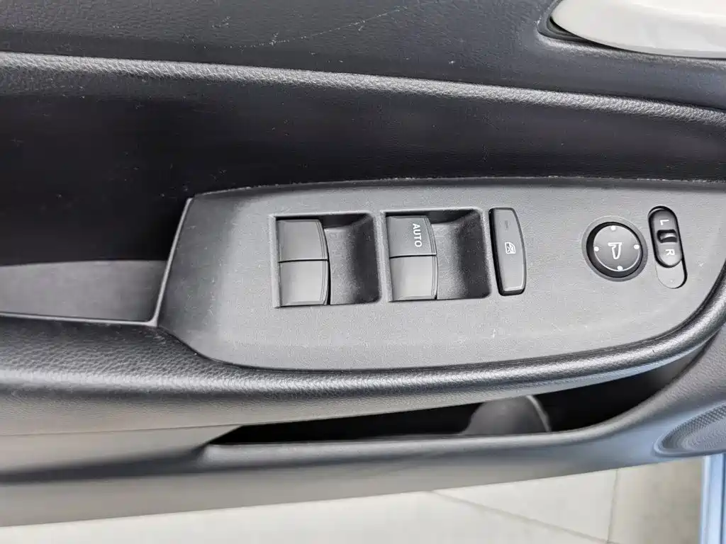 Honda Fit — миниатюра 9