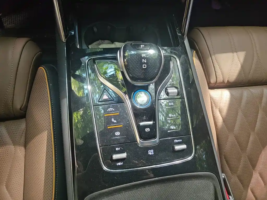 BYD Tang New Energy — миниатюра 7