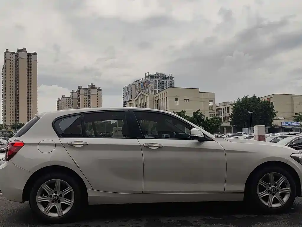 BMW 1 Series (Import) — миниатюра 7