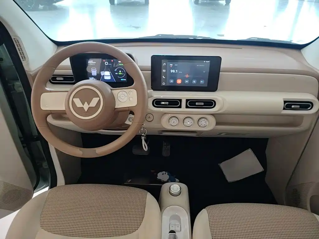 Wuling MINIEV — миниатюра 10