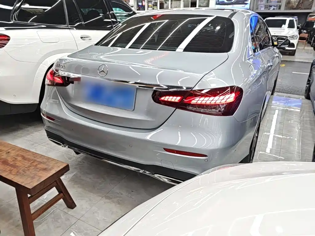 Mercedes-Benz E-Class — миниатюра 7