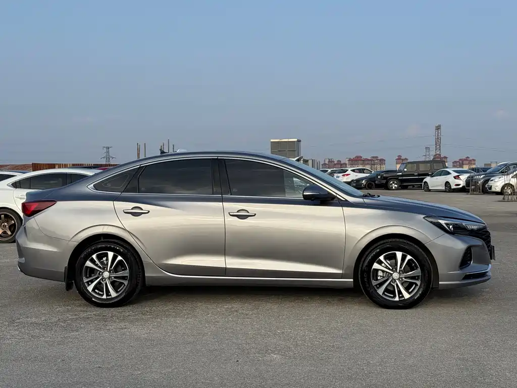 Changan Eado — миниатюра 4