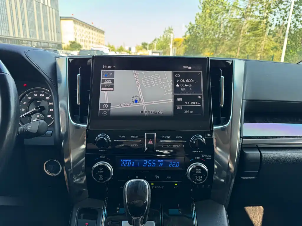 Toyota Vellfire — миниатюра 6