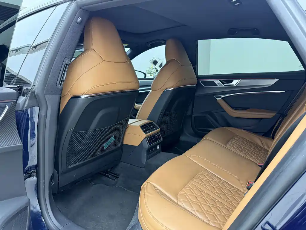 Audi A7L — миниатюра 6