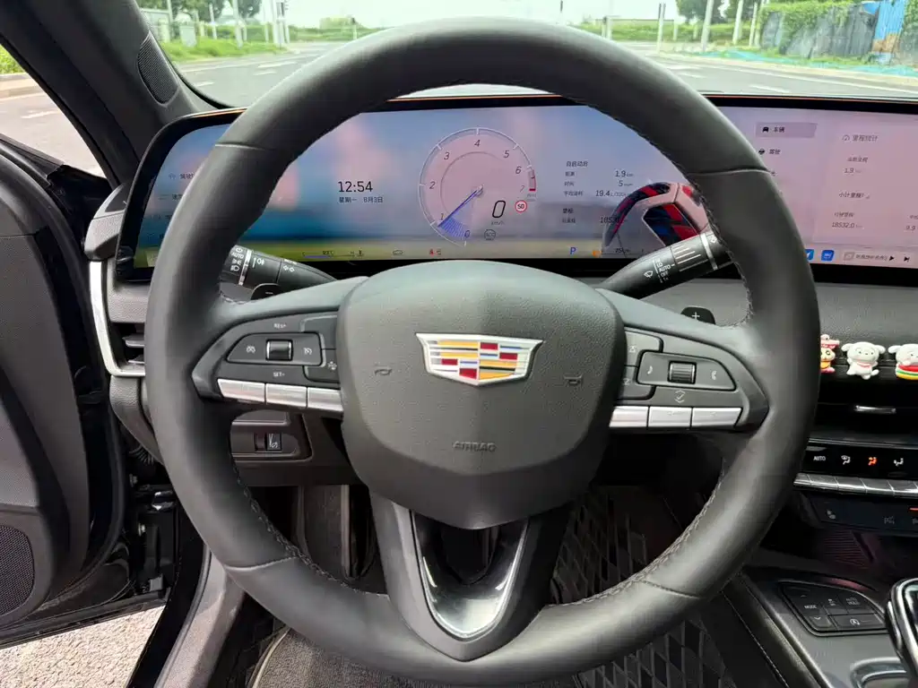 Cadillac CT5 — миниатюра 6