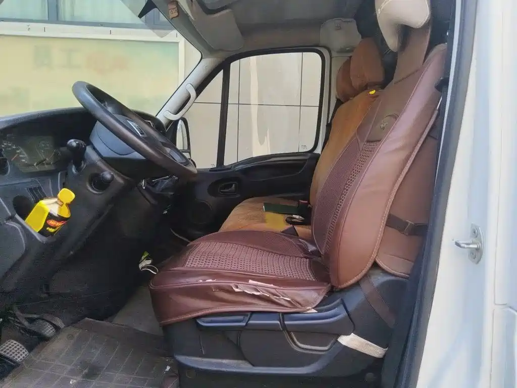 IVECO Ousheng — миниатюра 8