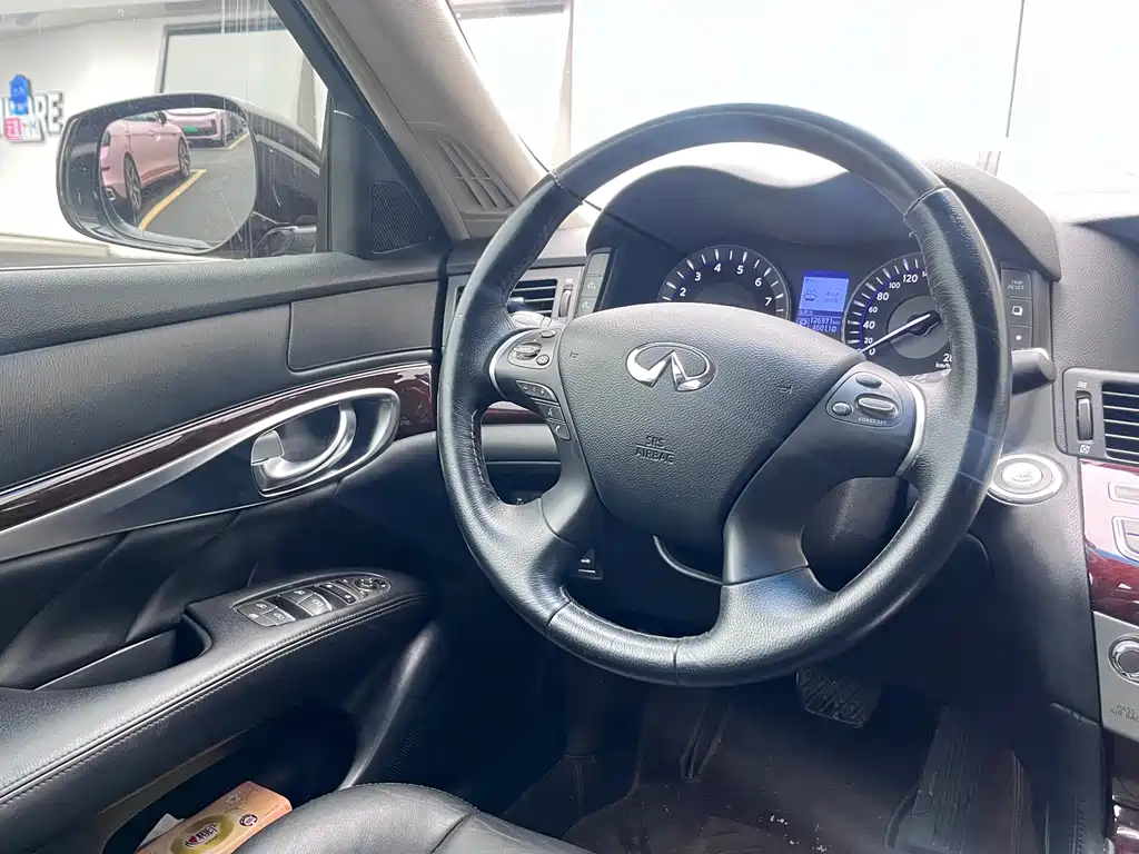 Infiniti Q70 — миниатюра 12