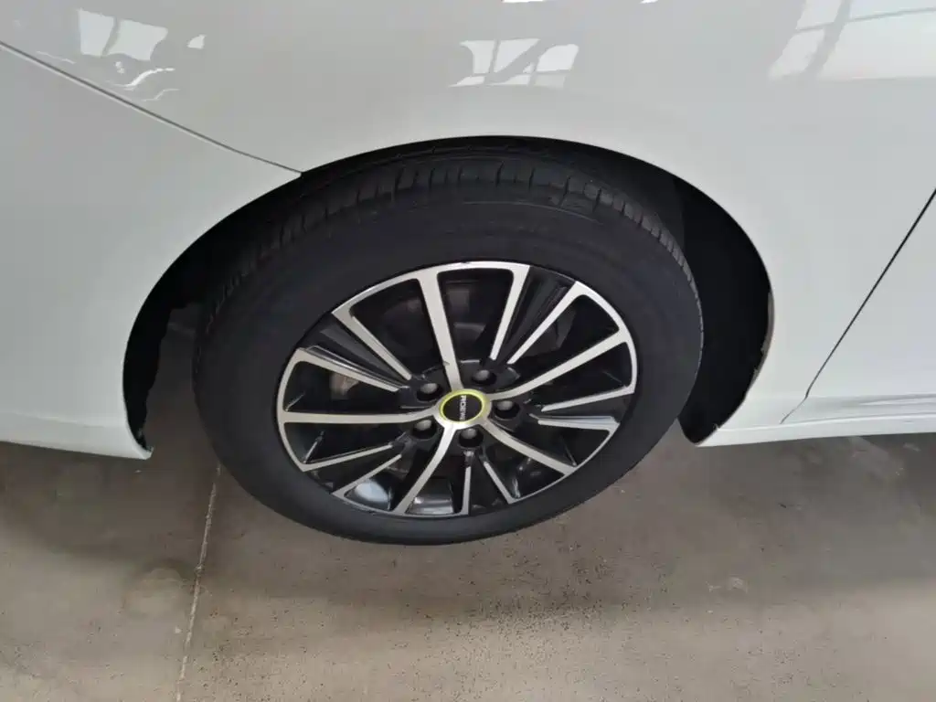 Roewe i5 — миниатюра 23