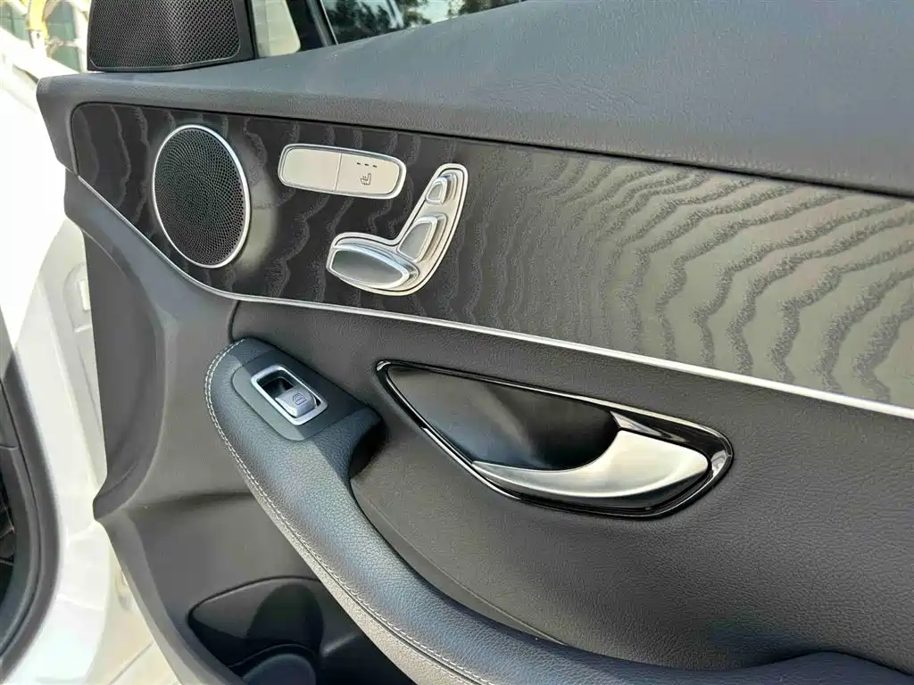 Mercedes-Benz C-Class (Import) — миниатюра 20