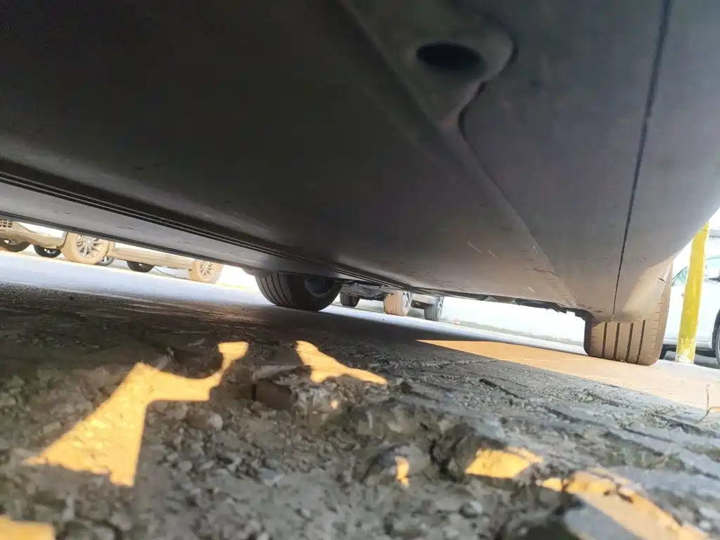 Tesla Model Y — миниатюра 19