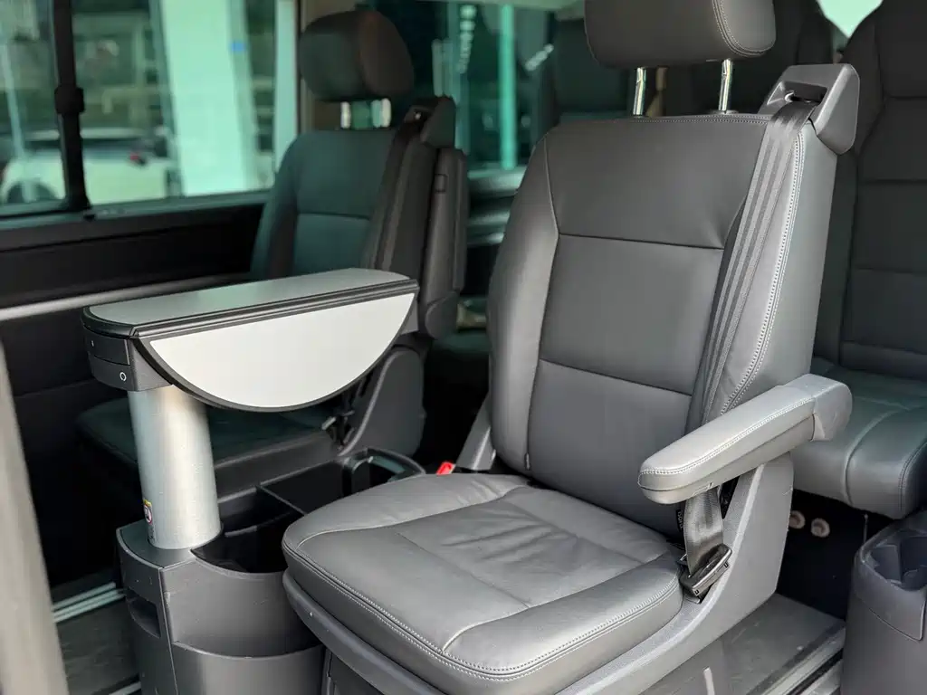 Volkswagen Multivan — миниатюра 8