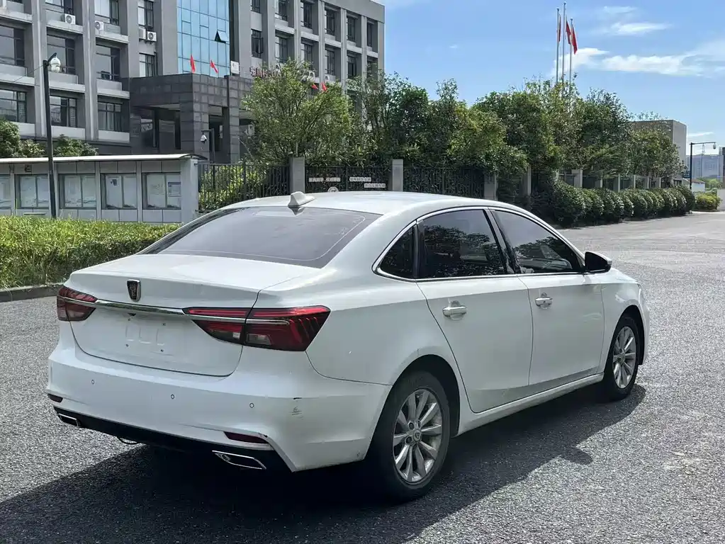 Roewe Roewe i6 Classic — миниатюра 8