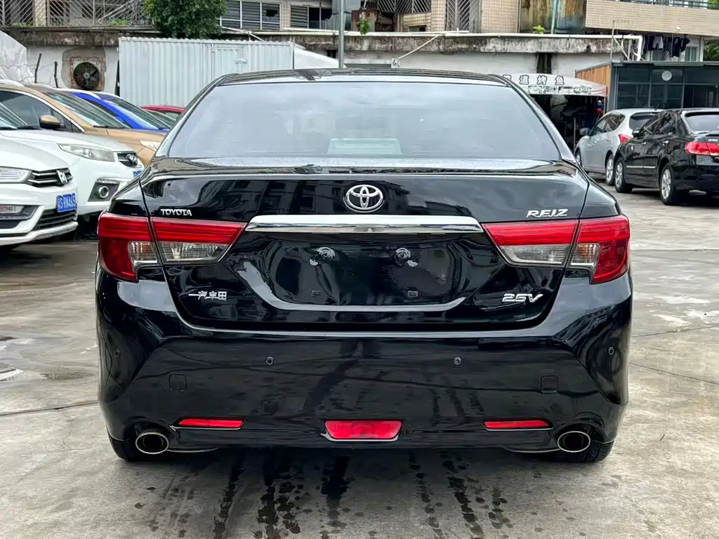 Toyota Reiz — миниатюра 10