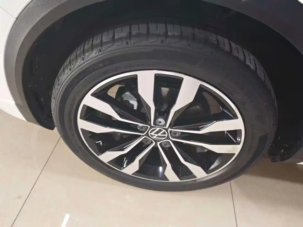 Volkswagen T-Roc — миниатюра 17