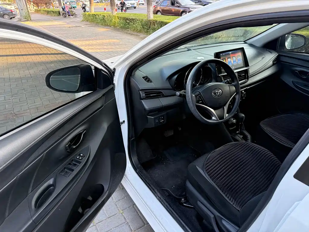 Toyota Vios FS — миниатюра 7