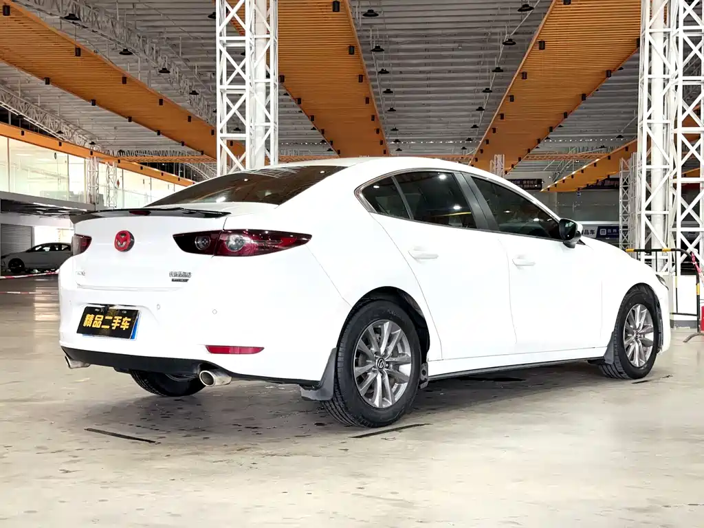 Mazda Mazda3 3 2020 1.5L AT