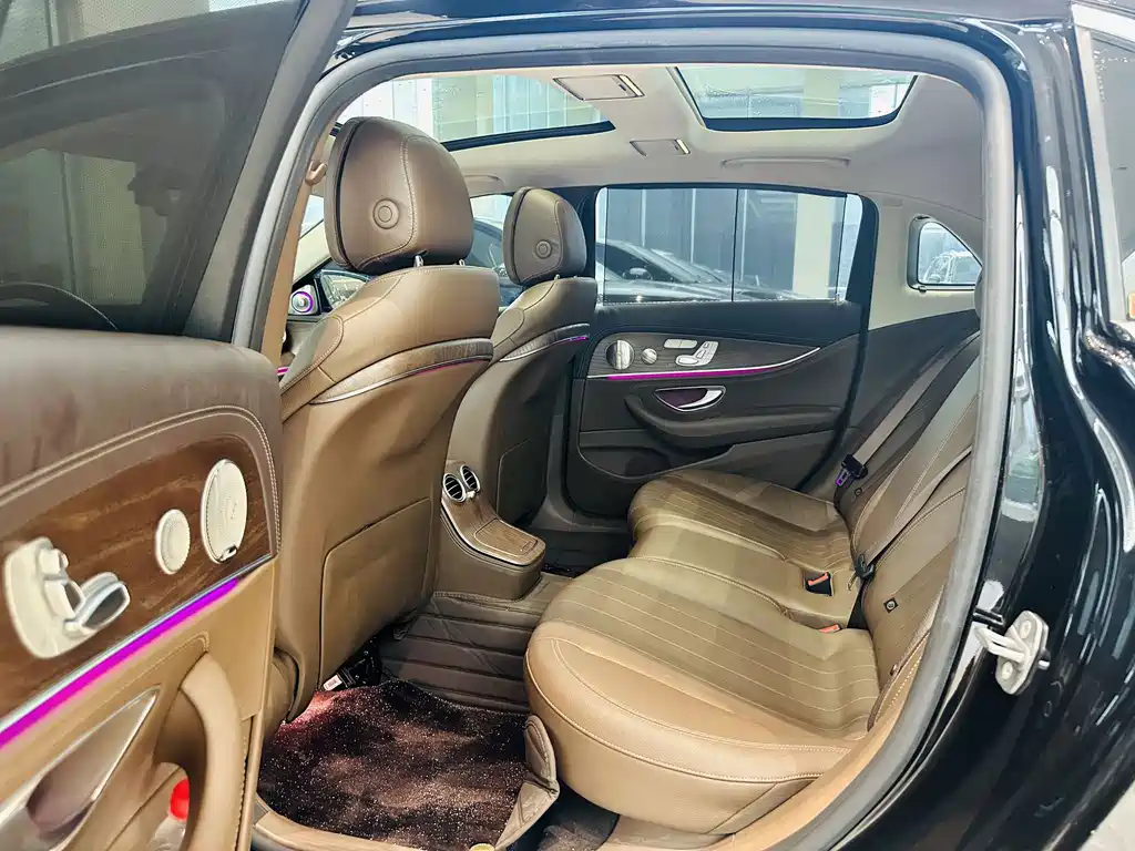 Mercedes-Benz E-Class — миниатюра 6
