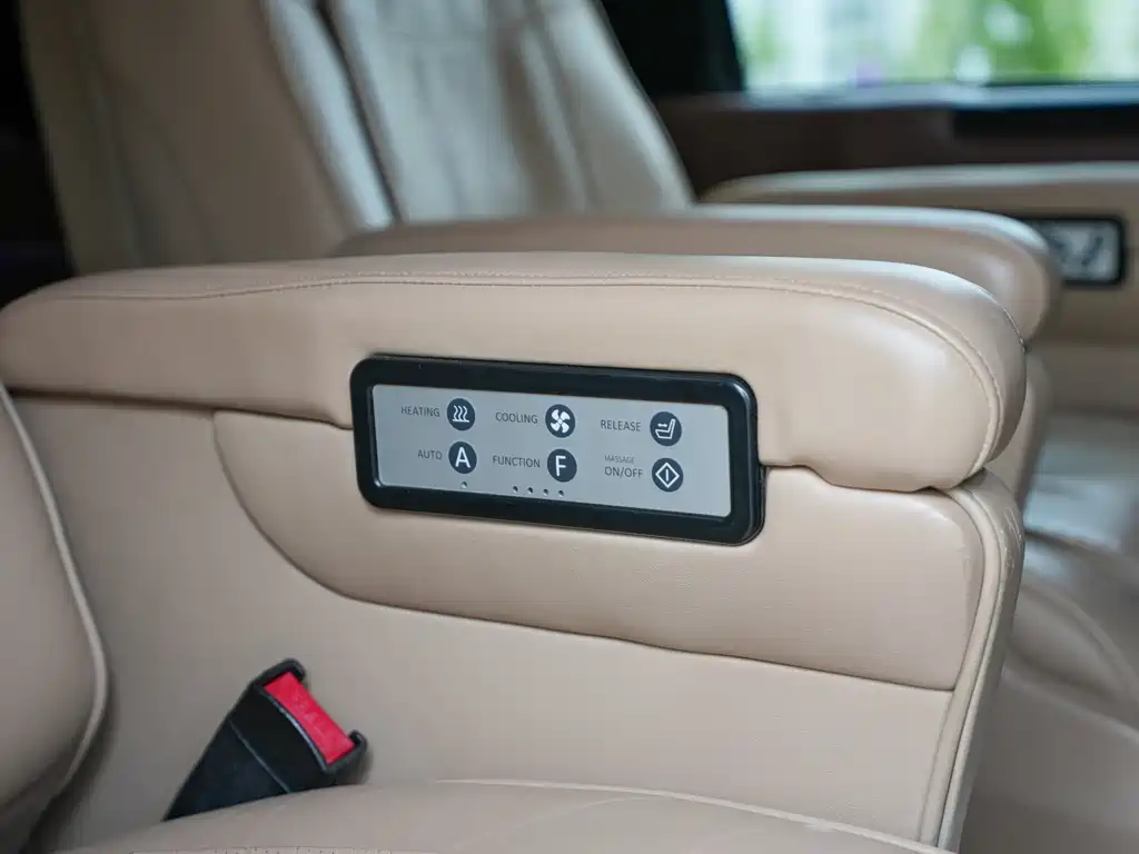 GMC Savana — миниатюра 18