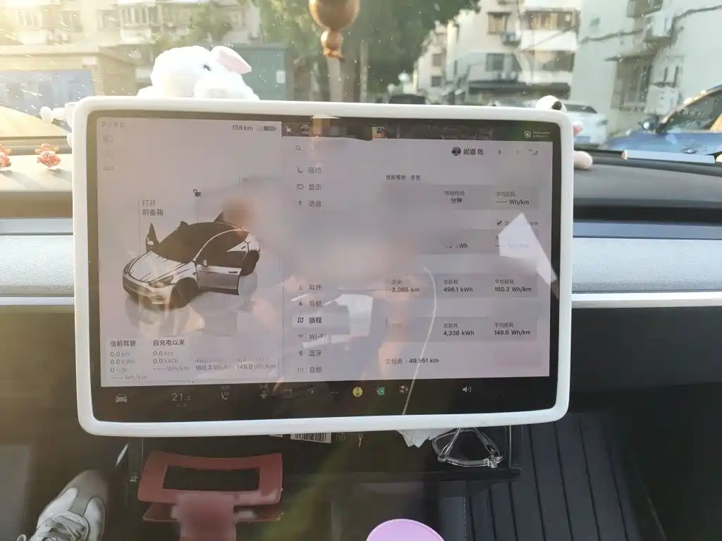 Tesla Model Y — миниатюра 4