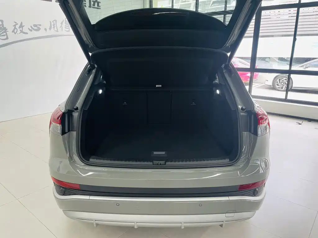 Audi Q4 e-tron — миниатюра 15