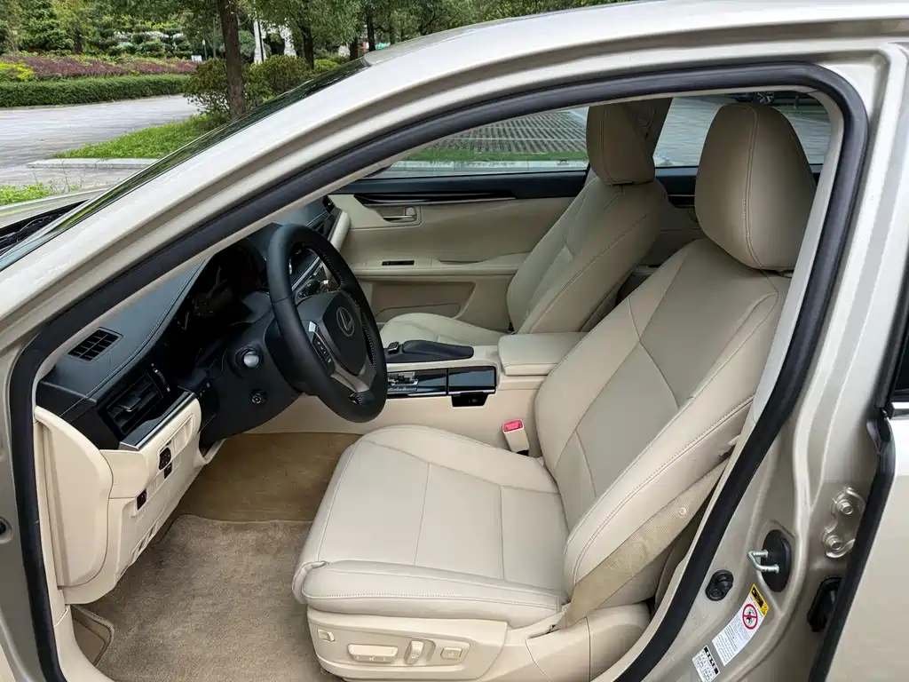 Lexus ES — миниатюра 5