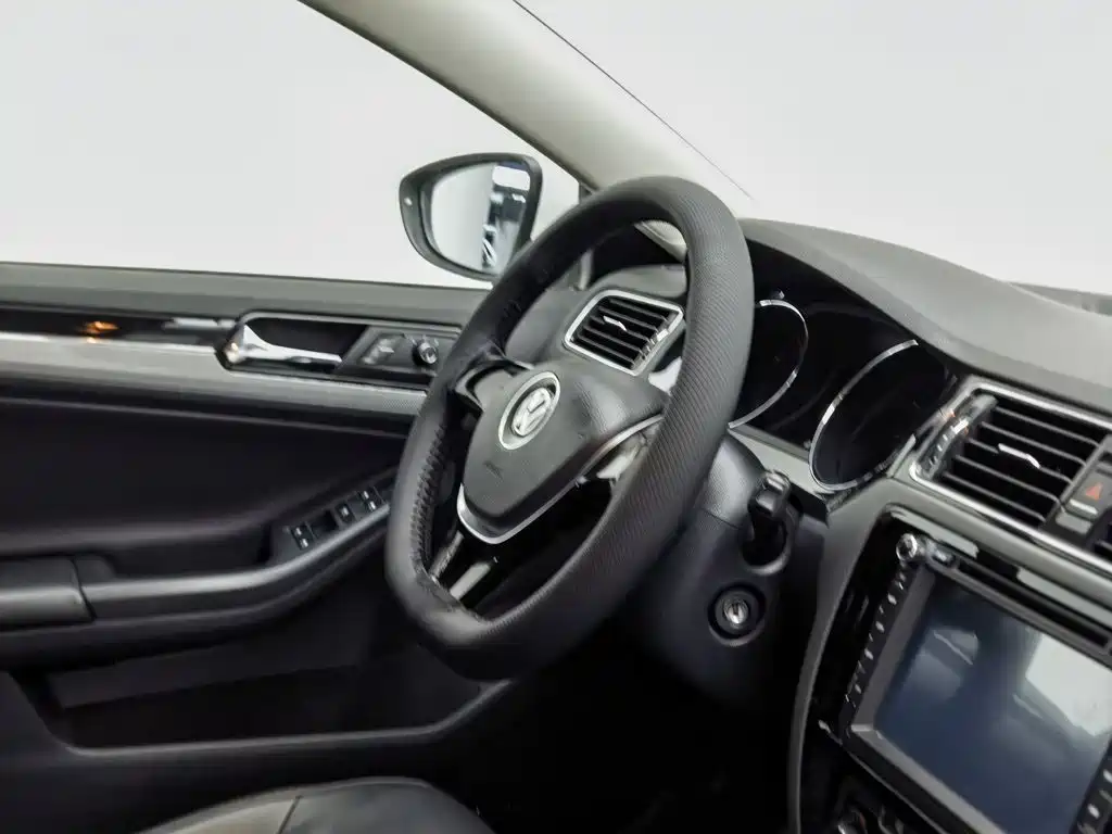 Volkswagen Sagitar — миниатюра 22