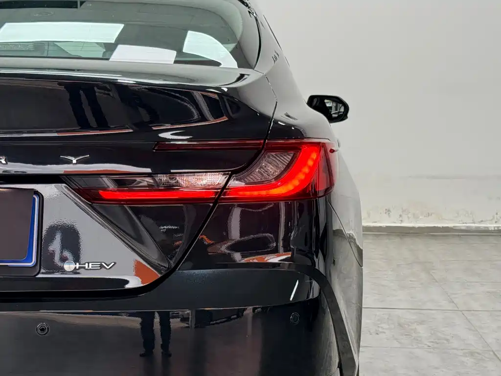 Toyota Camry — миниатюра 11