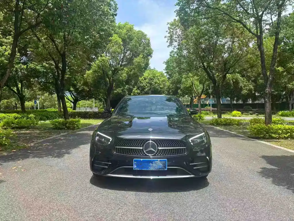 Mercedes-Benz E-Class — миниатюра 2