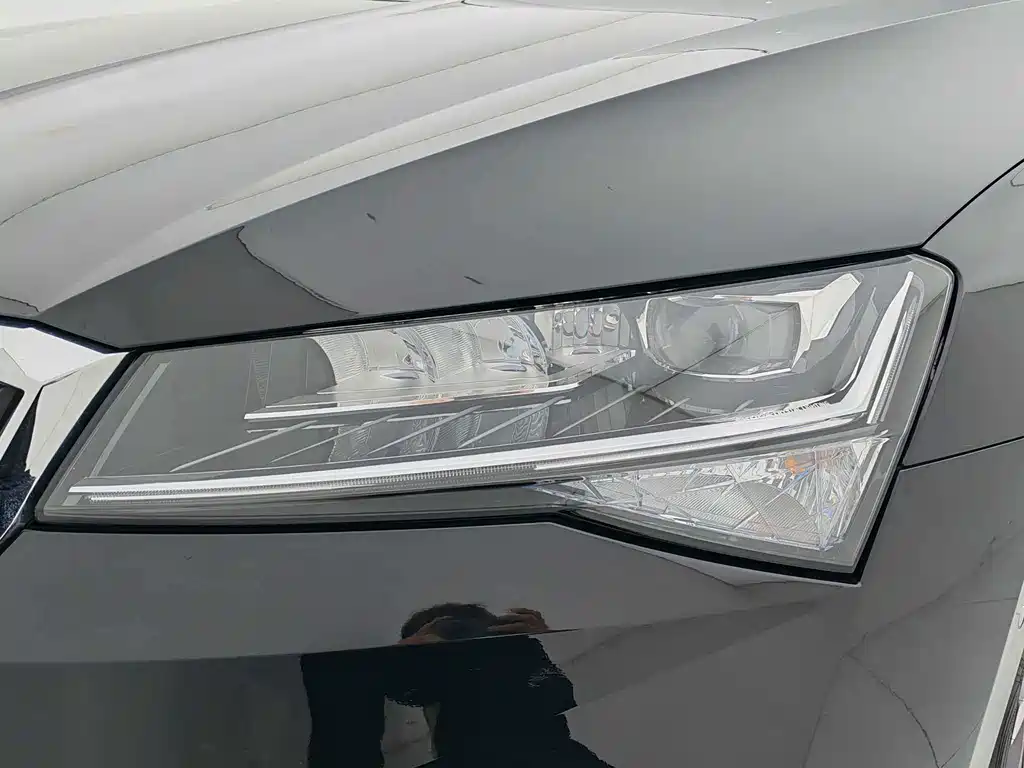 Skoda Superb — миниатюра 9