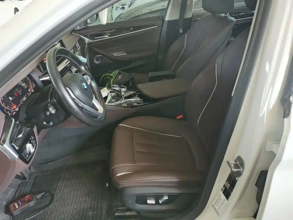 BMW 5 Series — миниатюра 15