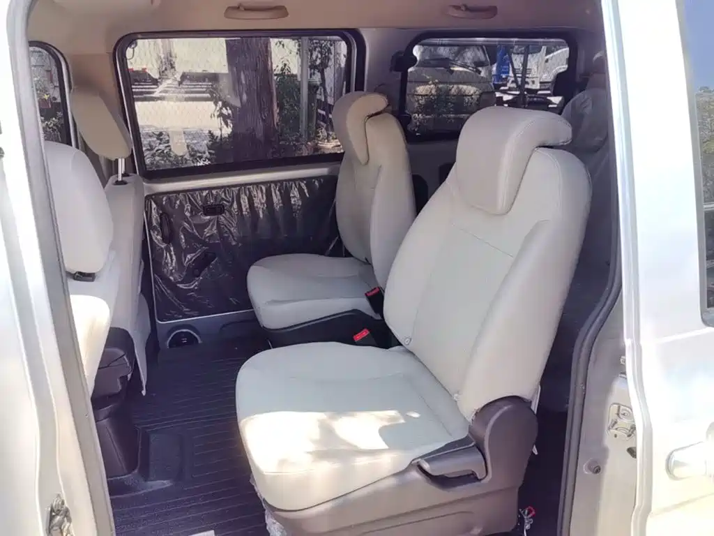 Wuling Hongguang V — миниатюра 17