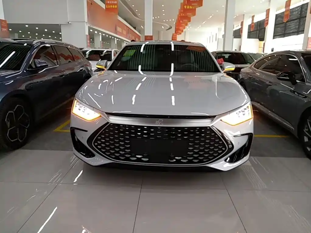 BYD Han — миниатюра 3
