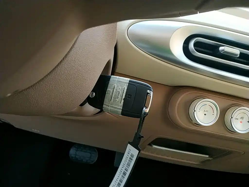 Wuling MINIEV — миниатюра 9