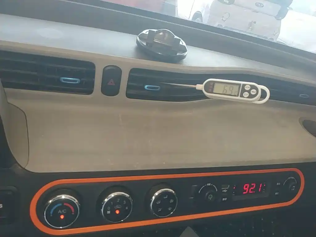 Wuling MINIEV — миниатюра 13