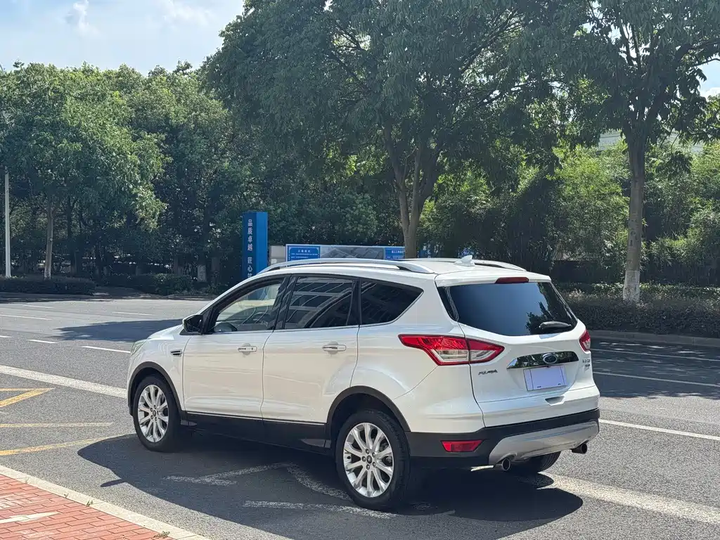 Ford Kuga — миниатюра 8