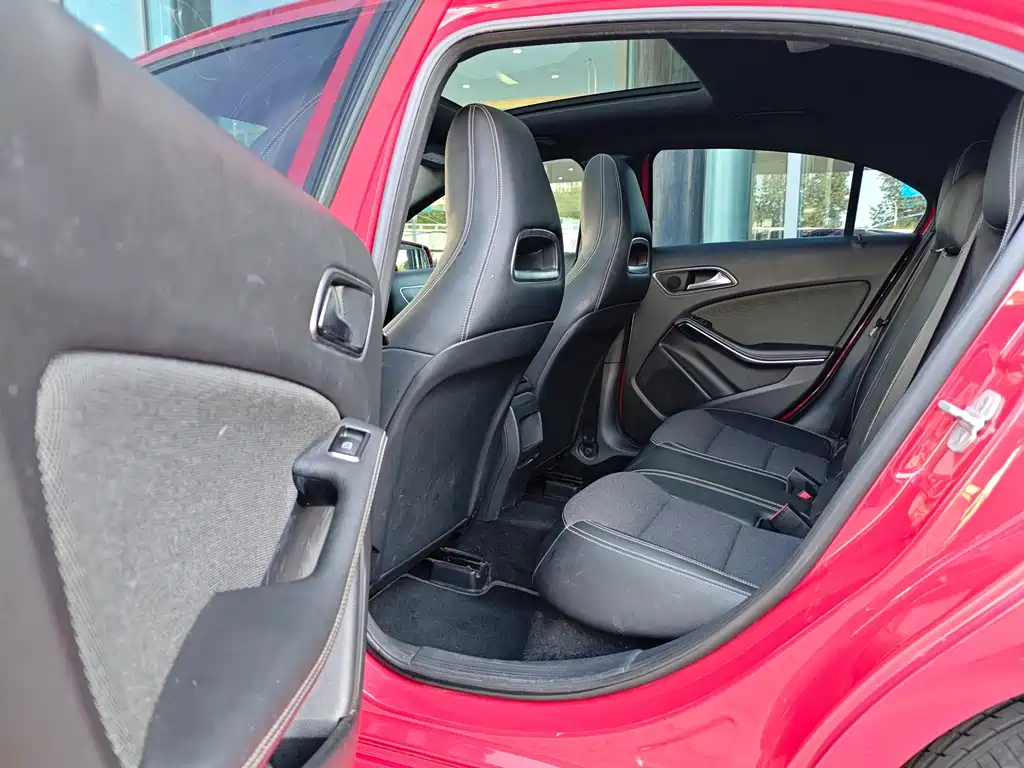 Mercedes-Benz A-Class (Import) — миниатюра 6