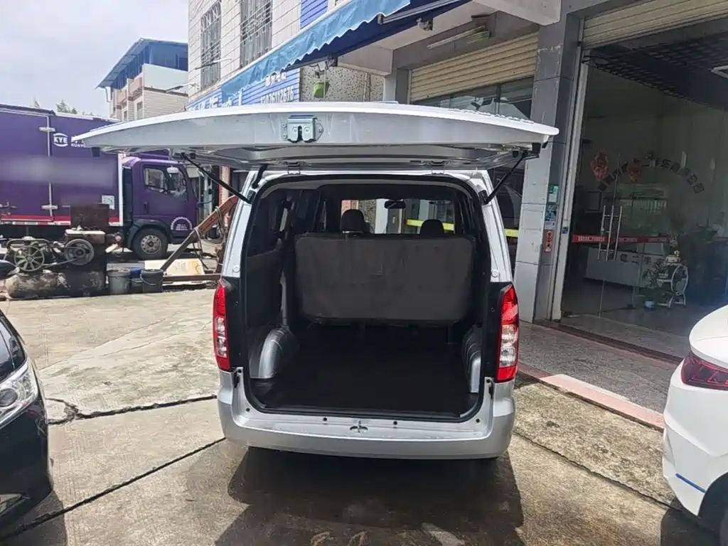 Wuling Hongguang V — миниатюра 19