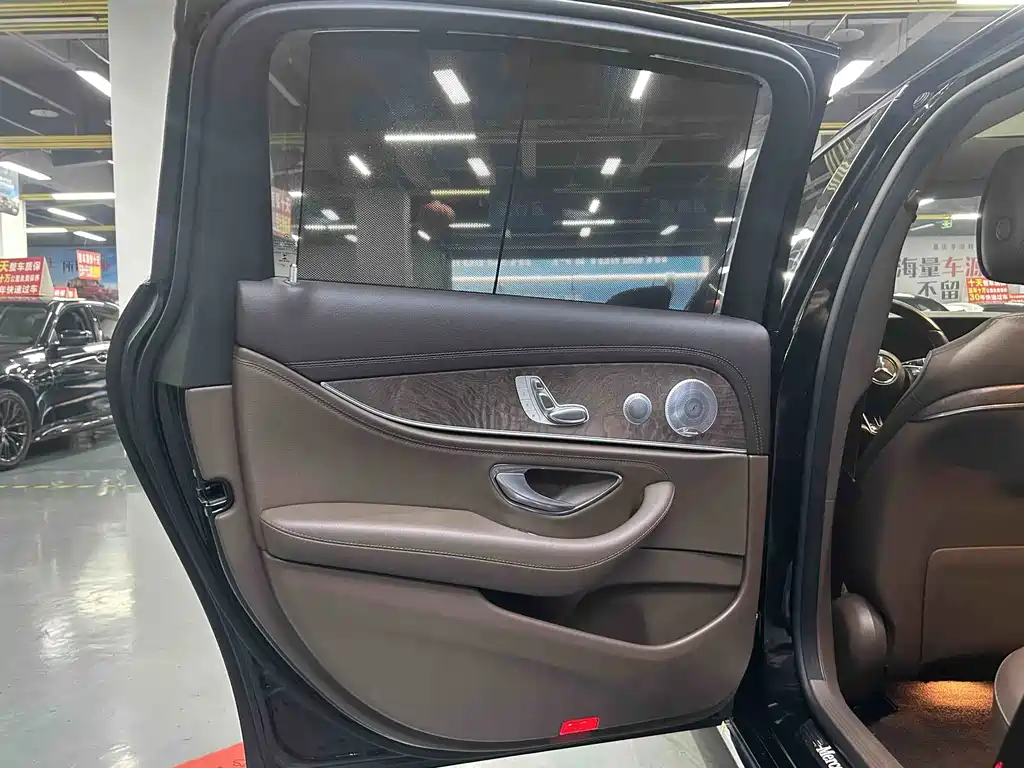 Mercedes-Benz E-Class — миниатюра 5