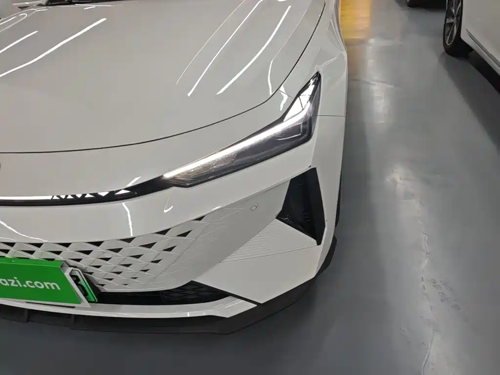 Changan UNI-V iDD — миниатюра 24
