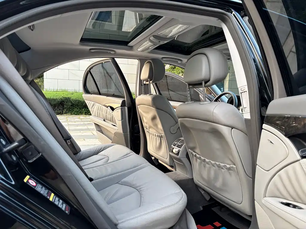Mercedes-Benz E-Class — миниатюра 20