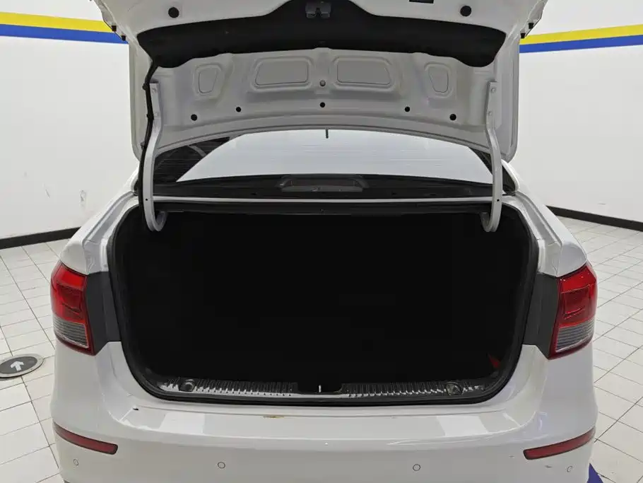 Kia K2 — миниатюра 4