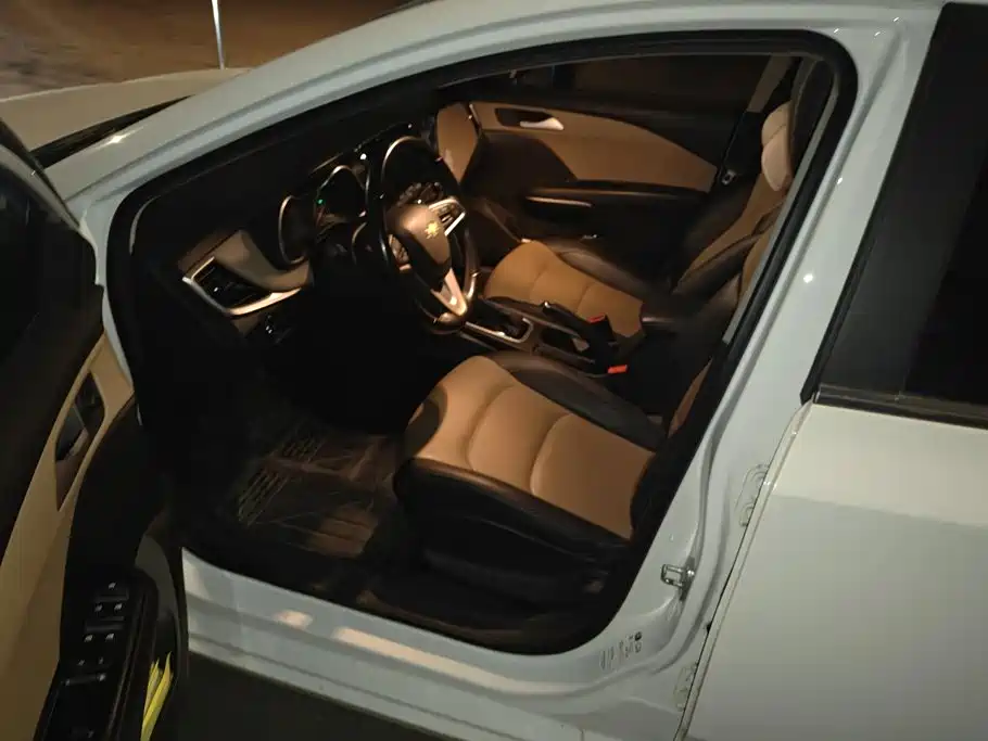 Chevrolet Monza — миниатюра 9