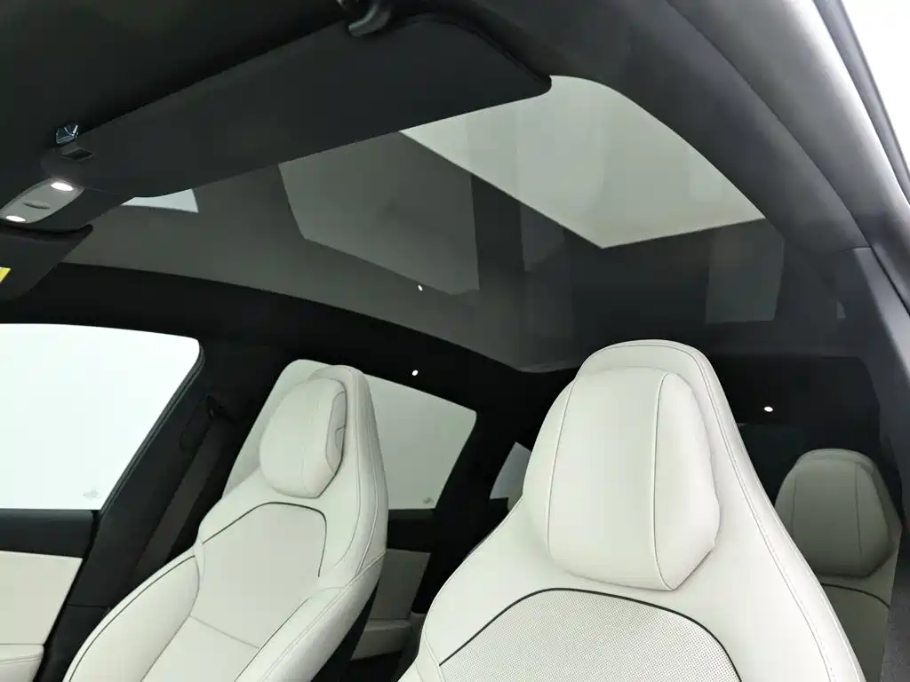 Tesla Model Y L — миниатюра 12