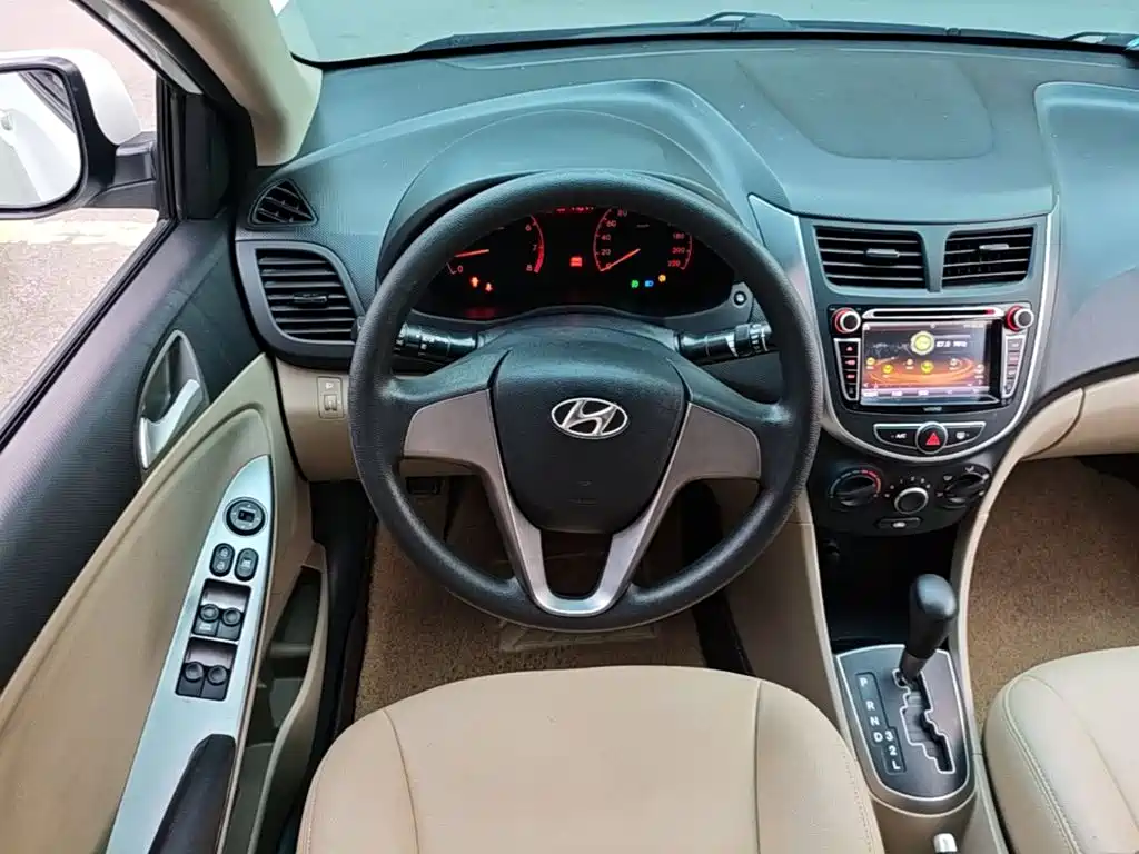 Hyundai Verna — миниатюра 11