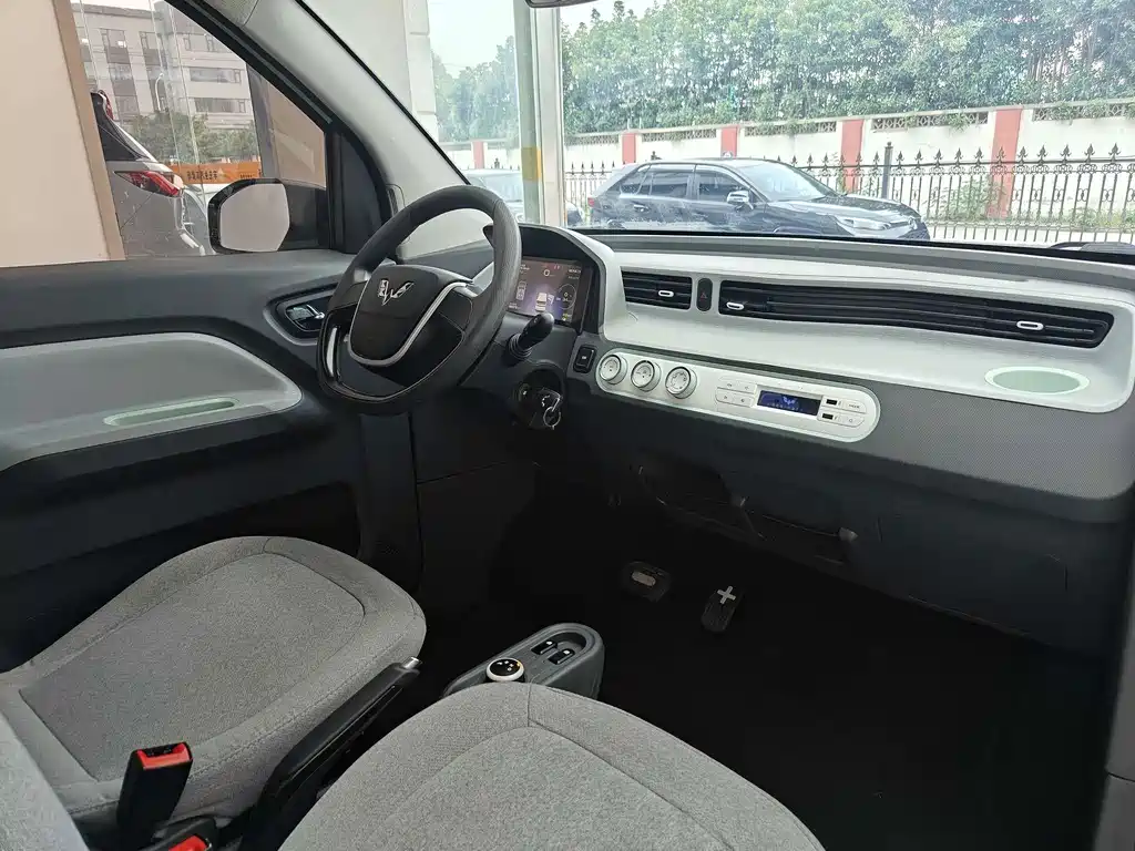 Wuling MINIEV — миниатюра 11