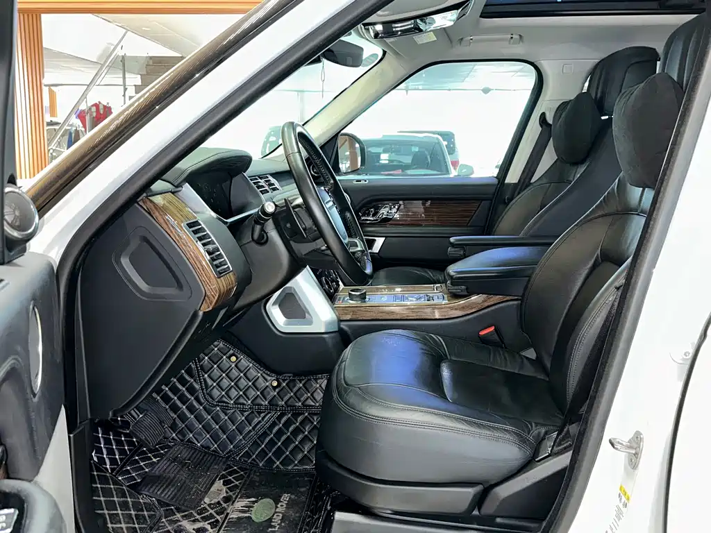Land Rover Range Rover — миниатюра 6