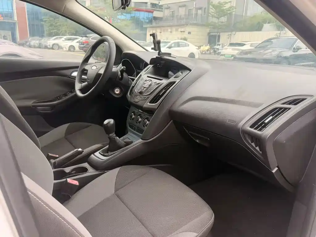 Ford Focus — миниатюра 13