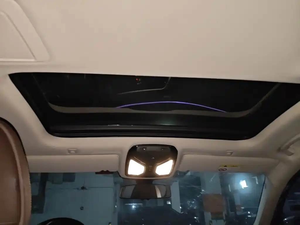 BMW 5 Series New Energy — миниатюра 19