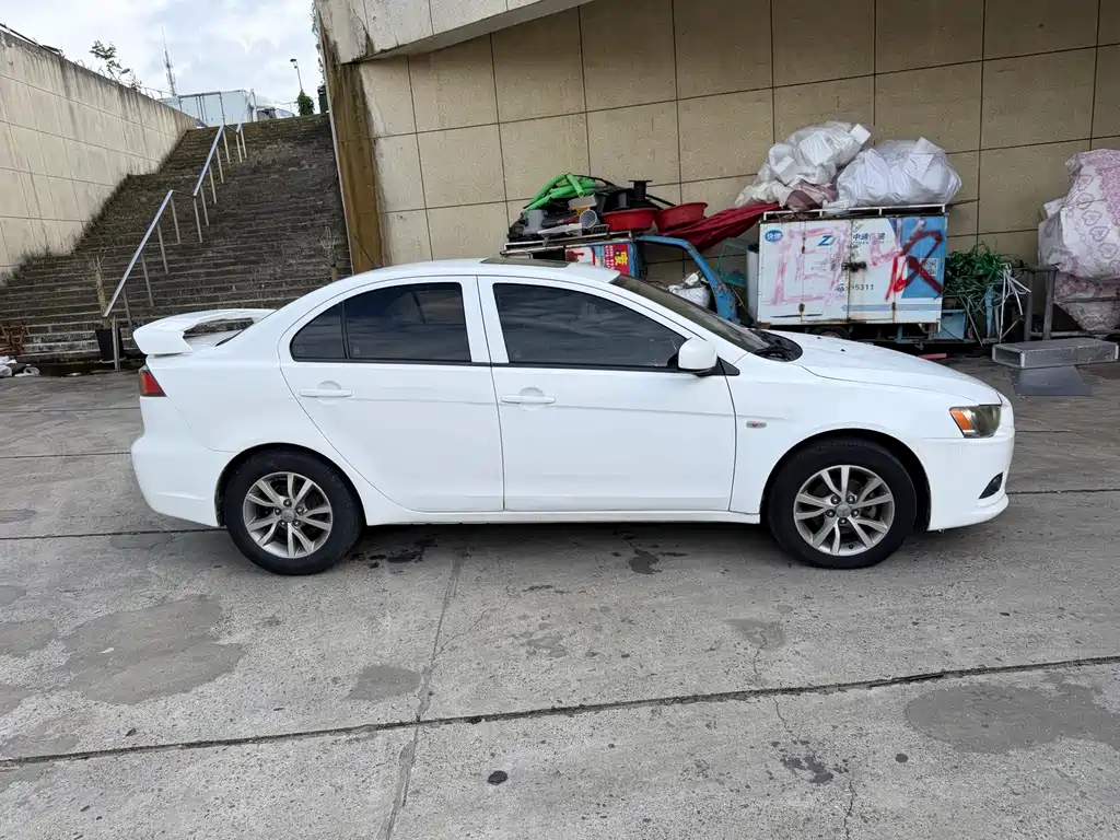 Mitsubishi Lancer EX — миниатюра 5