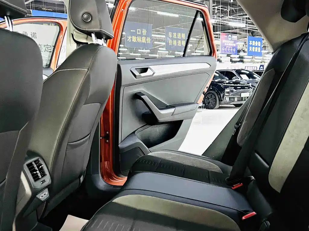 Volkswagen T-Roc — миниатюра 6